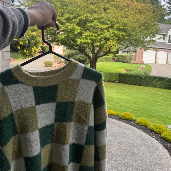 Sweater by Motel,S soft with loose fit. Long sleeves green and cream checkered! - Picture 11 of 11